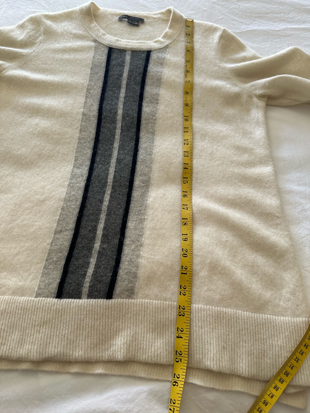 Vince Knit Sweater with Gray and Black Accent size large - Picture 9 of 10